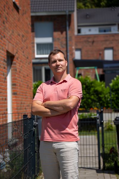 Pawel von Paradisum Massage in Geesthacht – professioneller Massage-Therapeut für mobile und Praxis-Massagen.