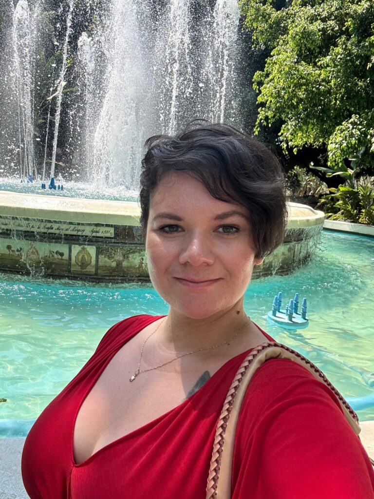 Natalia von Paradisum Massage in Geesthacht – Kundenbetreuung und Beratung zu natürlichen Pflegeprodukten und Nahrungsergänzungen